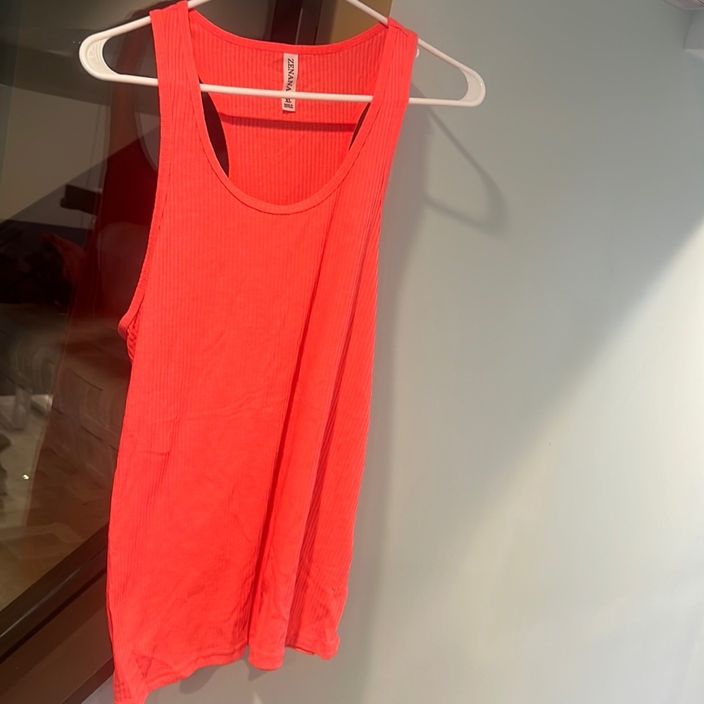 Women hot pink tank